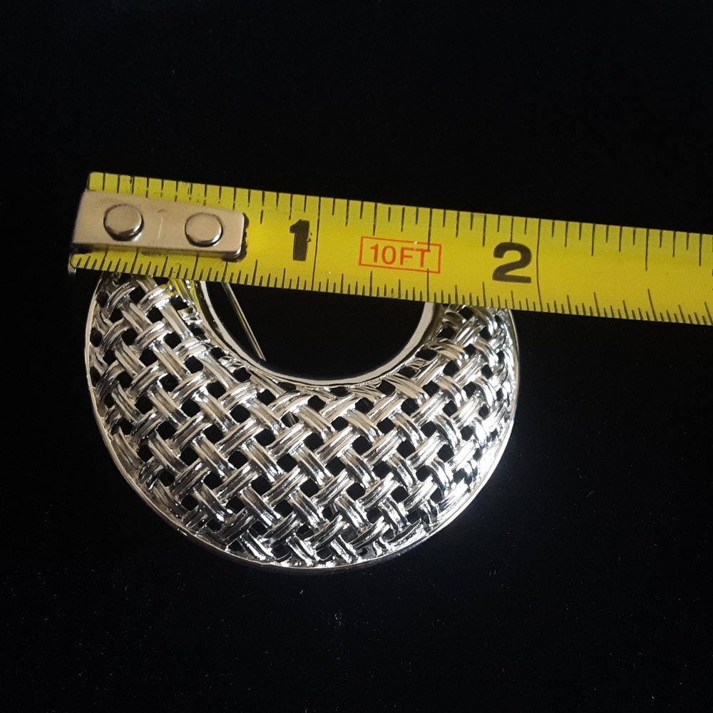 Vtg.Trifari Jewelry Brooch & earrings Basket Weave - Picture 6 of 8
